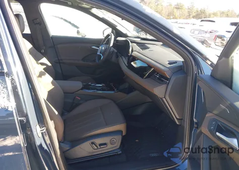 2025 Audi Q6 E-Tron Premium Plus Quattro z USA, uszkodzony, nr VIN WA124BGF2SA041935